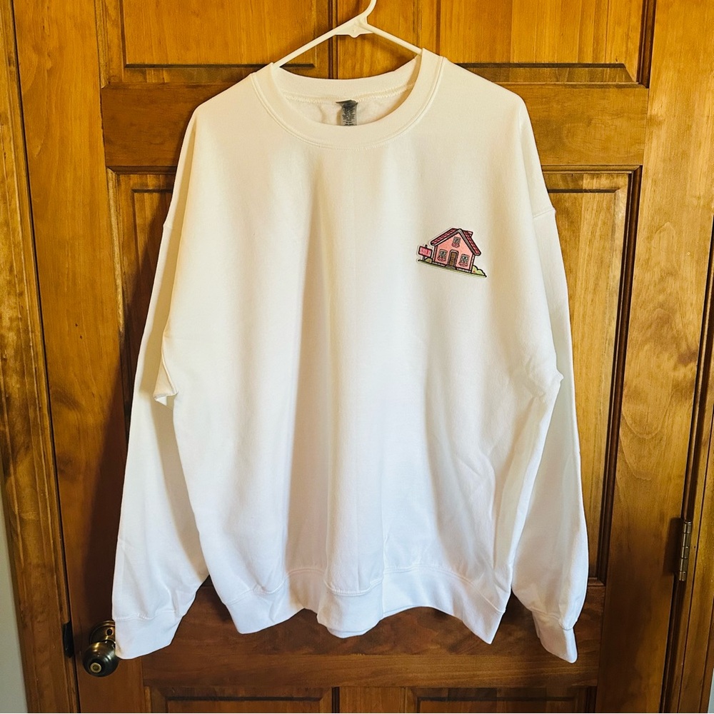 Realtor Real estate White Graphic women’s Sweater sweatshirt size XL!